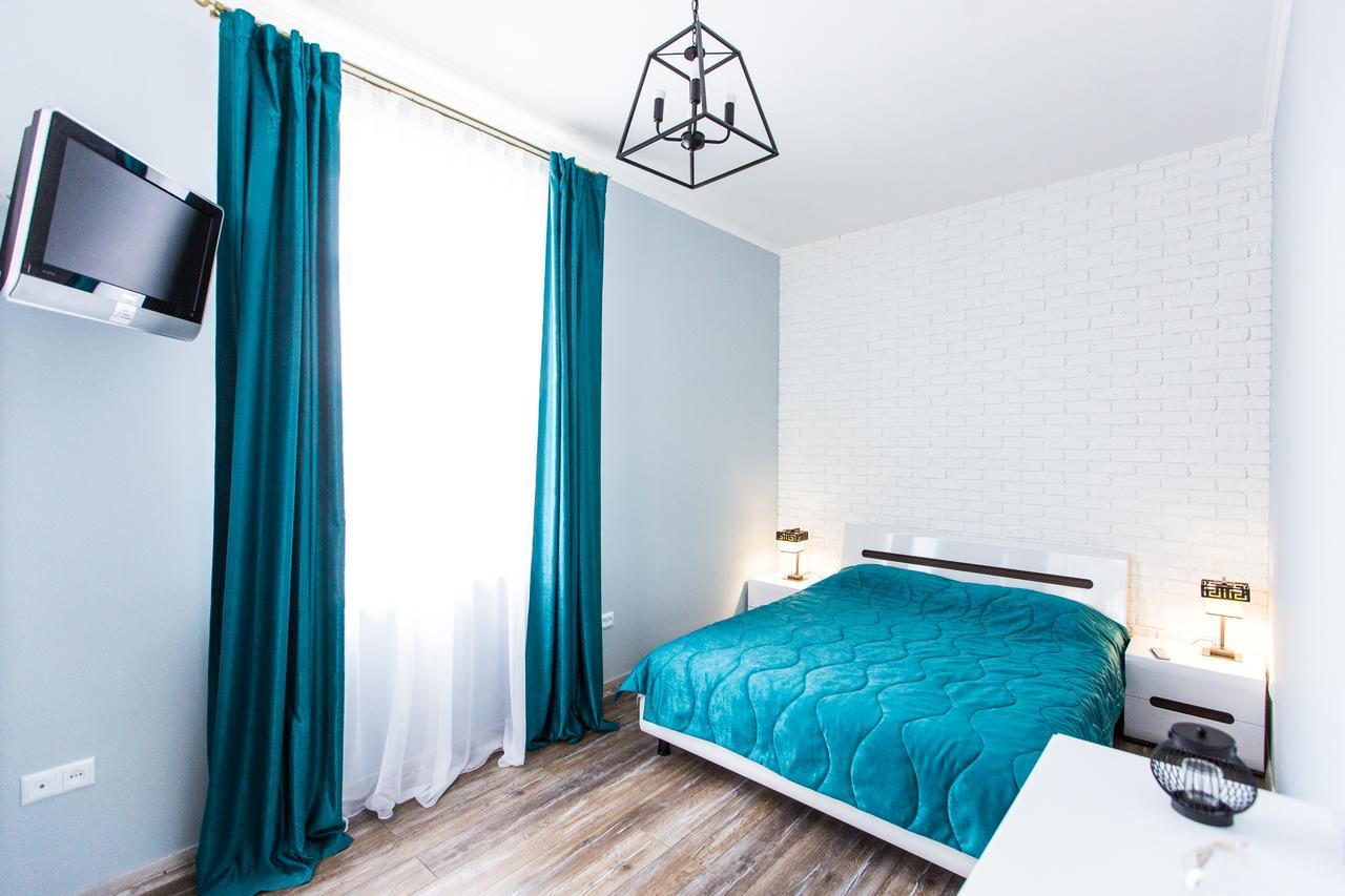 1 Bedroom Apartment Near Elizabeth'S The Cathedral Lviv Eksteriør billede