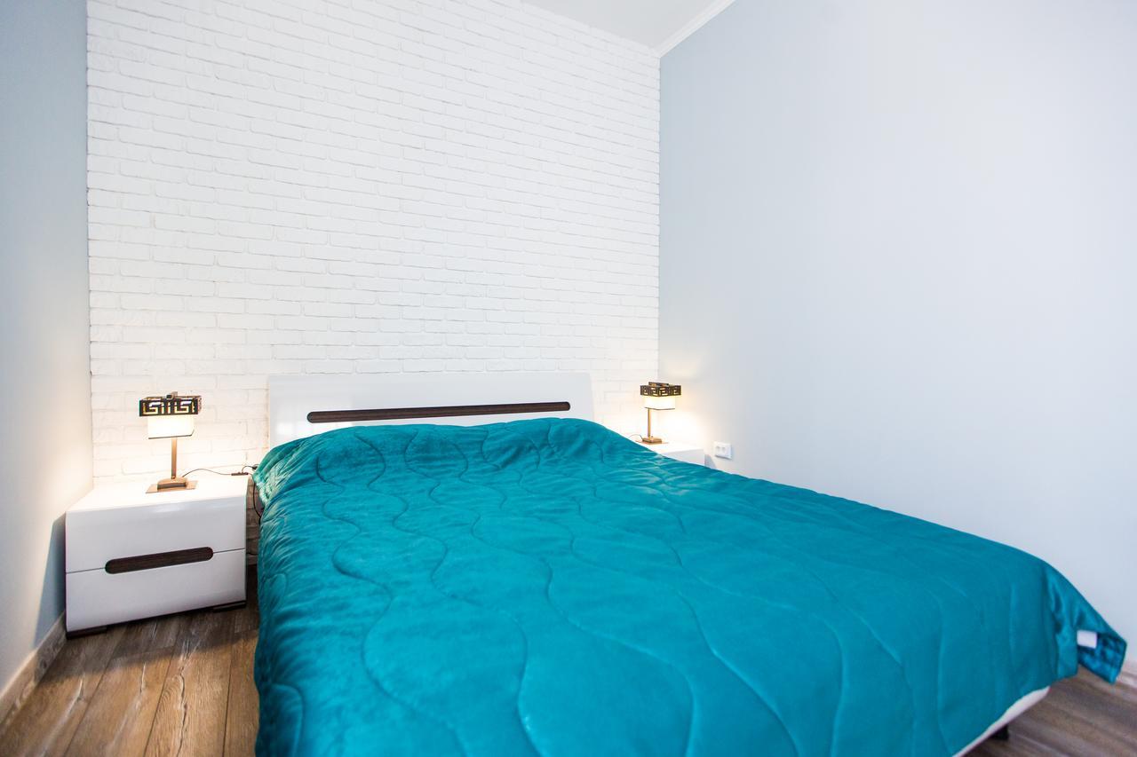 1 Bedroom Apartment Near Elizabeth'S The Cathedral Lviv Eksteriør billede